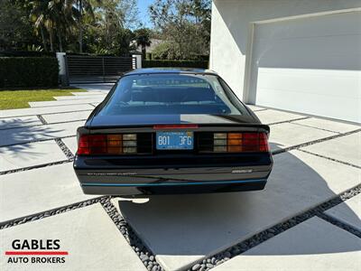 1989 Chevrolet Camaro IROC Z   - Photo 11 - Miami, FL 33165