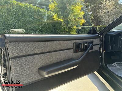 1989 Chevrolet Camaro IROC Z   - Photo 15 - Miami, FL 33165