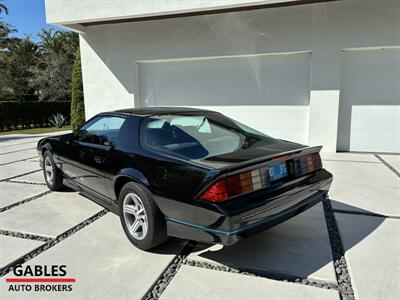 1989 Chevrolet Camaro IROC Z   - Photo 10 - Miami, FL 33165
