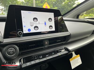 2024 Toyota Prius XLE   - Photo 17 - Miami, FL 33165