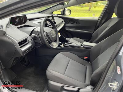 2024 Toyota Prius XLE   - Photo 10 - Miami, FL 33165
