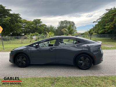 2024 Toyota Prius XLE   - Photo 6 - Miami, FL 33165