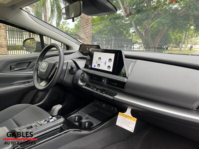 2024 Toyota Prius XLE   - Photo 12 - Miami, FL 33165