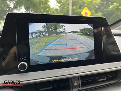 2024 Toyota Prius XLE   - Photo 18 - Miami, FL 33165