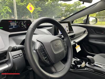 2024 Toyota Prius XLE   - Photo 11 - Miami, FL 33165