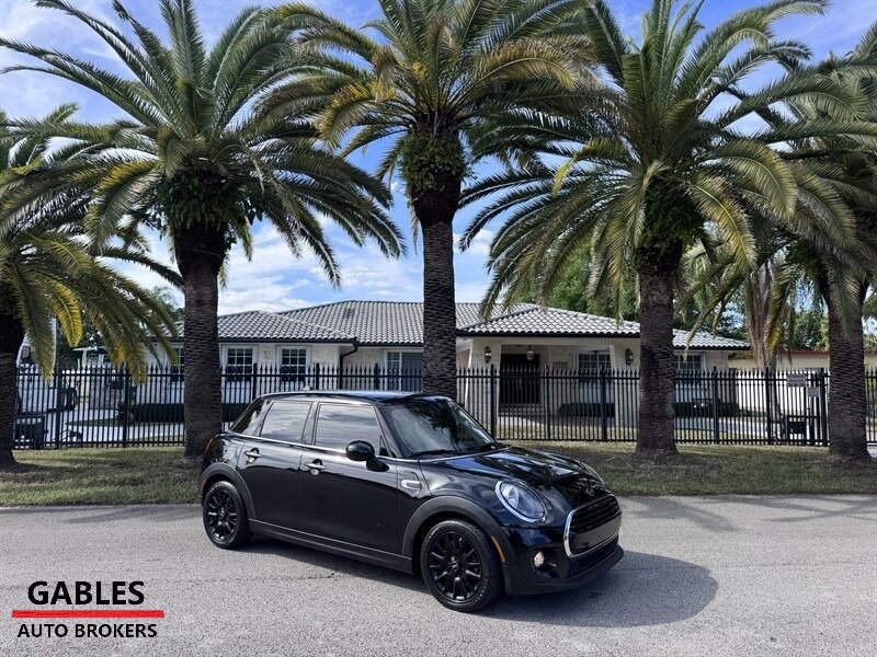 2019 MINI Hardtop 4 Door Base's photo