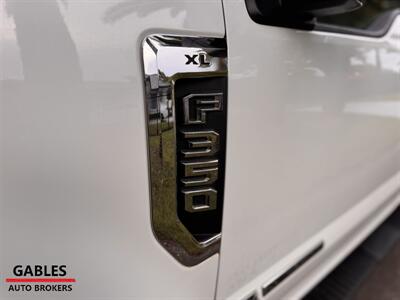 2019 Ford F-350 Super Duty XL   - Photo 12 - Miami, FL 33165