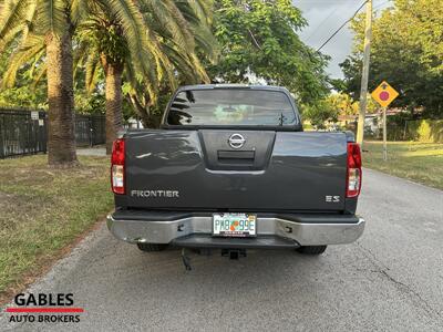 2010 Nissan Frontier SE V6   - Photo 5 - Miami, FL 33165