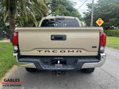 2018 Toyota Tacoma SR5 V6   - Photo 7 - Miami, FL 33165