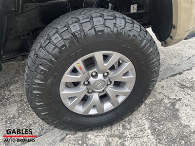 2018 Toyota Tacoma SR5 V6   - Photo 28 - Miami, FL 33165