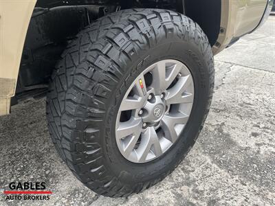 2018 Toyota Tacoma SR5 V6   - Photo 29 - Miami, FL 33165