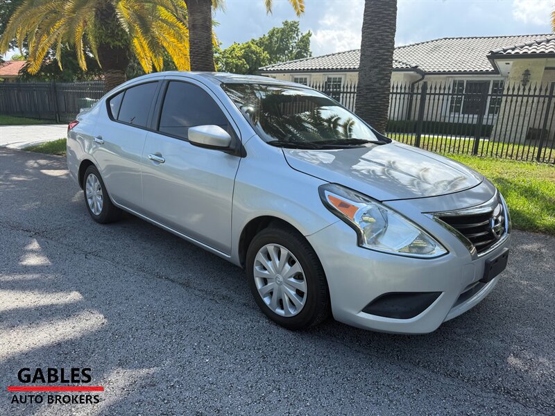 2018 Nissan Versa SV   - Photo 1 - Miami, FL 33165
