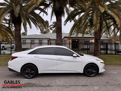 2022 Hyundai ELANTRA SEL   - Photo 12 - Miami, FL 33165