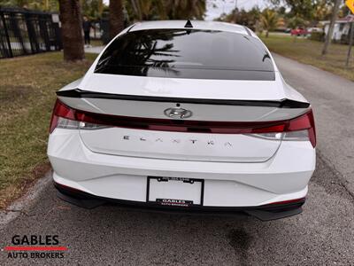 2022 Hyundai ELANTRA SEL   - Photo 9 - Miami, FL 33165