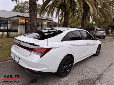 2022 Hyundai ELANTRA SEL   - Photo 11 - Miami, FL 33165