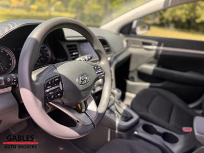 2019 Hyundai ELANTRA SEL   - Photo 25 - Miami, FL 33165