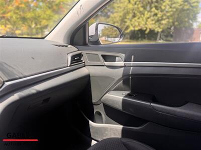 2019 Hyundai ELANTRA SEL   - Photo 17 - Miami, FL 33165