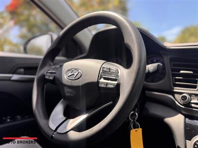 2019 Hyundai ELANTRA SEL   - Photo 18 - Miami, FL 33165