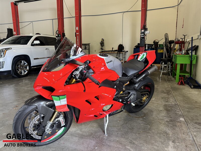 2023 Ducati Panigale V4 R   - Photo 1 - Miami, FL 33165