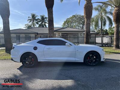 2022 Chevrolet Camaro SS   - Photo 2 - Miami, FL 33165