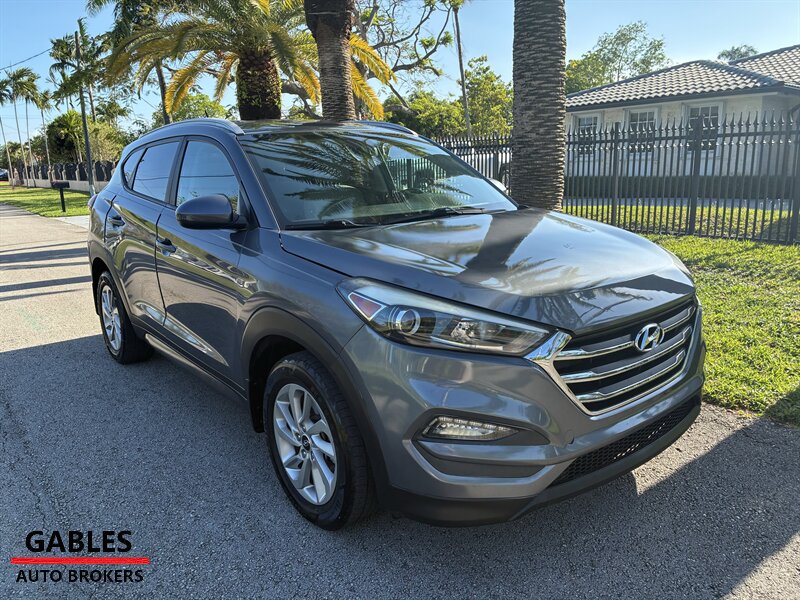 2016 Hyundai TUCSON SE  
