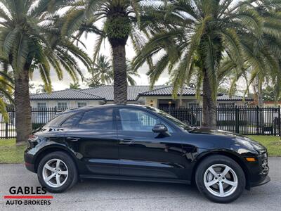 2019 Porsche Macan   - Photo 2 - Miami, FL 33165