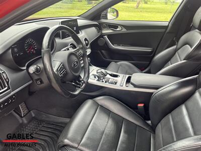 2018 Kia Stinger GT2   - Photo 14 - Miami, FL 33165