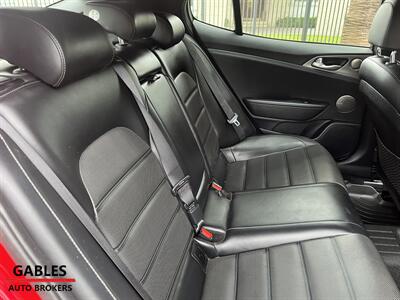 2018 Kia Stinger GT2   - Photo 19 - Miami, FL 33165