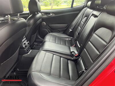 2018 Kia Stinger GT2   - Photo 15 - Miami, FL 33165