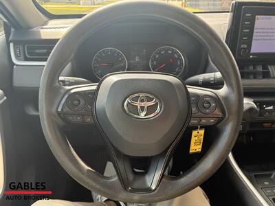 2020 Toyota RAV4 LE   - Photo 14 - Miami, FL 33165