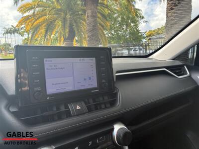 2020 Toyota RAV4 LE   - Photo 16 - Miami, FL 33165