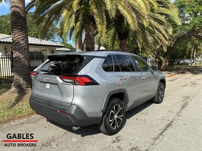 2020 Toyota RAV4 LE   - Photo 5 - Miami, FL 33165