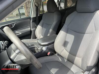 2020 Toyota RAV4 LE   - Photo 18 - Miami, FL 33165