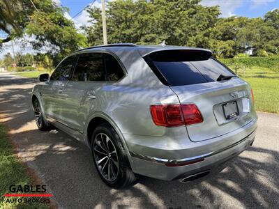 2017 Bentley Bentayga W12   - Photo 9 - Miami, FL 33165