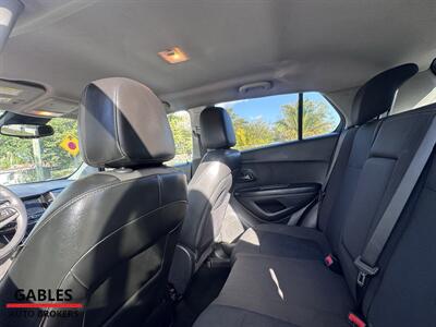 2022 Chevrolet Trax LS   - Photo 19 - Miami, FL 33165