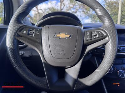 2022 Chevrolet Trax LS   - Photo 15 - Miami, FL 33165