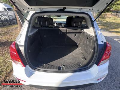 2022 Chevrolet Trax LS   - Photo 14 - Miami, FL 33165