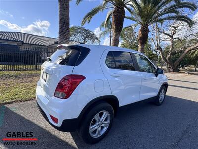 2022 Chevrolet Trax LS   - Photo 7 - Miami, FL 33165