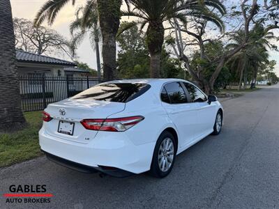 2018 Toyota Camry LE   - Photo 5 - Miami, FL 33165
