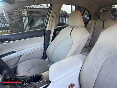 2018 Toyota Camry LE   - Photo 19 - Miami, FL 33165