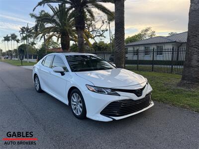 2018 Toyota Camry LE   - Photo 4 - Miami, FL 33165