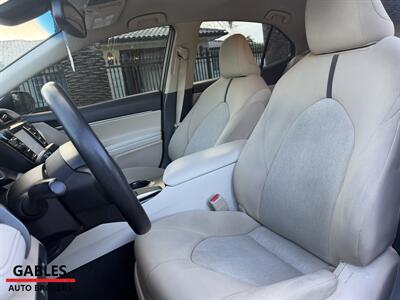 2018 Toyota Camry LE   - Photo 18 - Miami, FL 33165