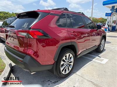 2021 Toyota RAV4 LE   - Photo 2 - Miami, FL 33165
