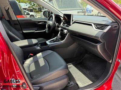 2021 Toyota RAV4 LE   - Photo 9 - Miami, FL 33165
