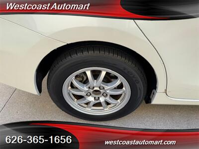 2016 Toyota Prius v Two - Photo 18 - Pasadena, CA 91106