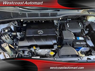 2011 Toyota Sienna Base 7-Passenger - Photo 15 - Pasadena, CA 91106