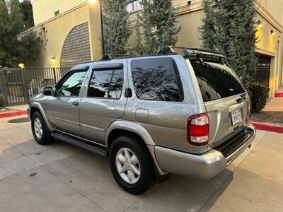 2001 Nissan Pathfinder LE   - Photo 6 - Pasadena, CA 91106