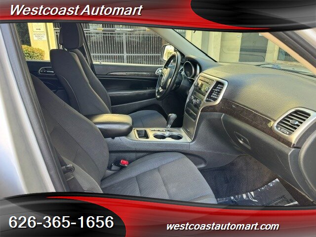 2011 Jeep Grand Cherokee Laredo - Photo 12
