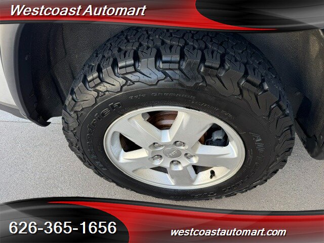 2011 Jeep Grand Cherokee Laredo - Photo 19