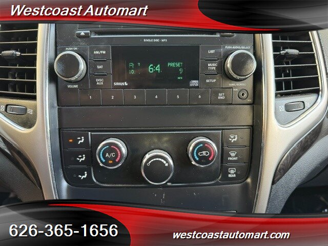 2011 Jeep Grand Cherokee Laredo - Photo 10